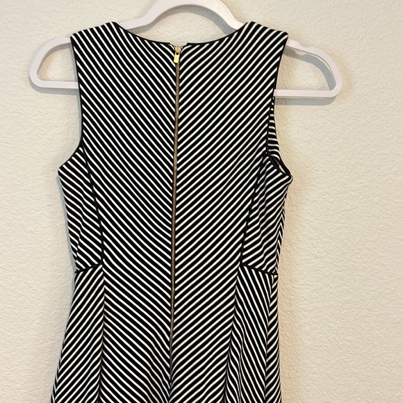 Banana Republic Black & White Fit & Flare Piped Mixed Stripe Dress Sz0P - Picture 7 of 8